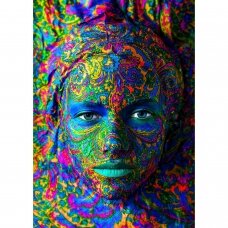 Moteris su spalvotu meno makiažu 1000 vnt.